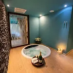 Ξενοδοχείο Bouganville Hill & Wellness Space