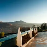 Отель Bouganville Hill & Wellness Space