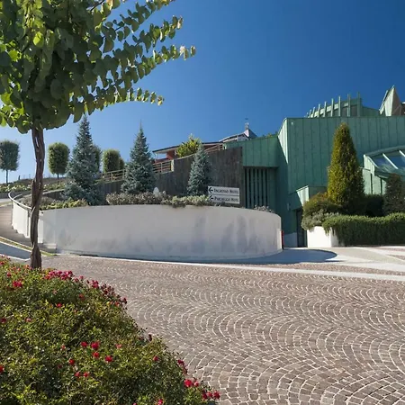 Bouganville Hill & Wellness Space 4*