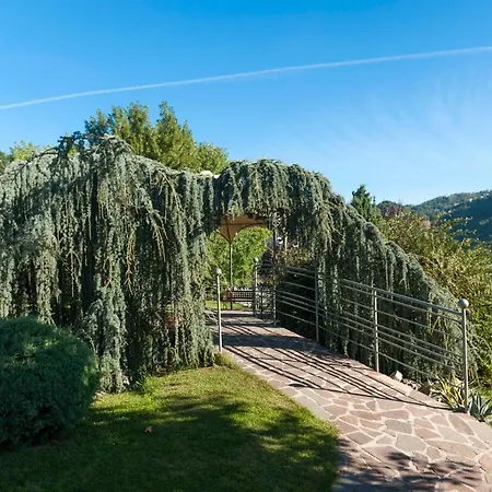 Bouganville Hill & Wellness Space 4* 皮切尔诺